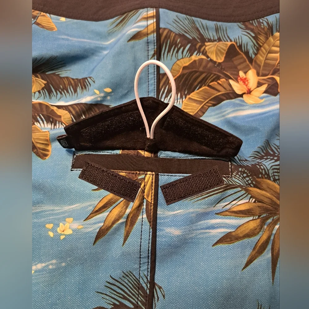 Vans Triple Crown Boardshorts Size 34